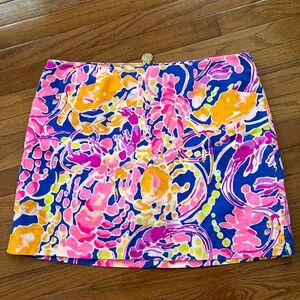 New without tags/ excellent condition / zipper back and front pockets